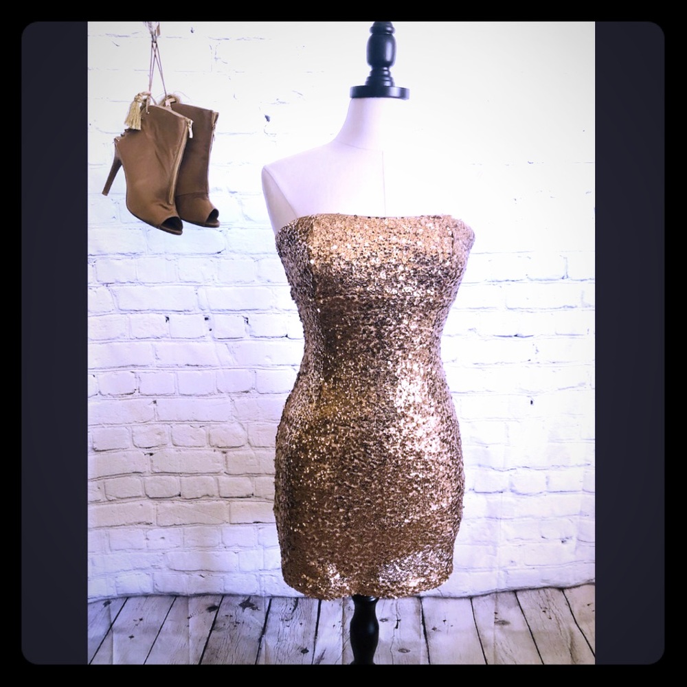 🦩CLEARANCE! Forever 21 Gold Sequin Dress